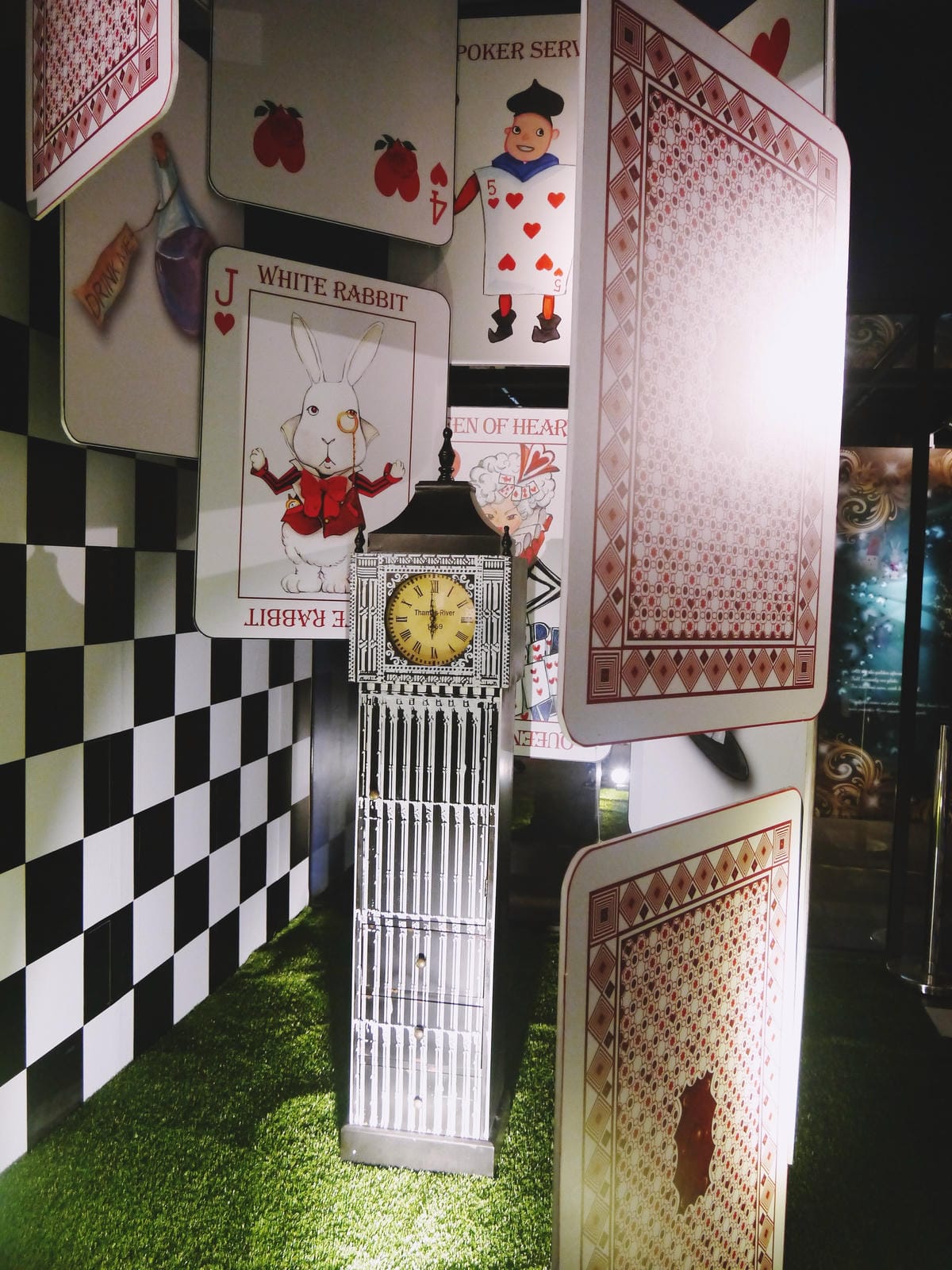 愛麗絲的奇幻冒險特展