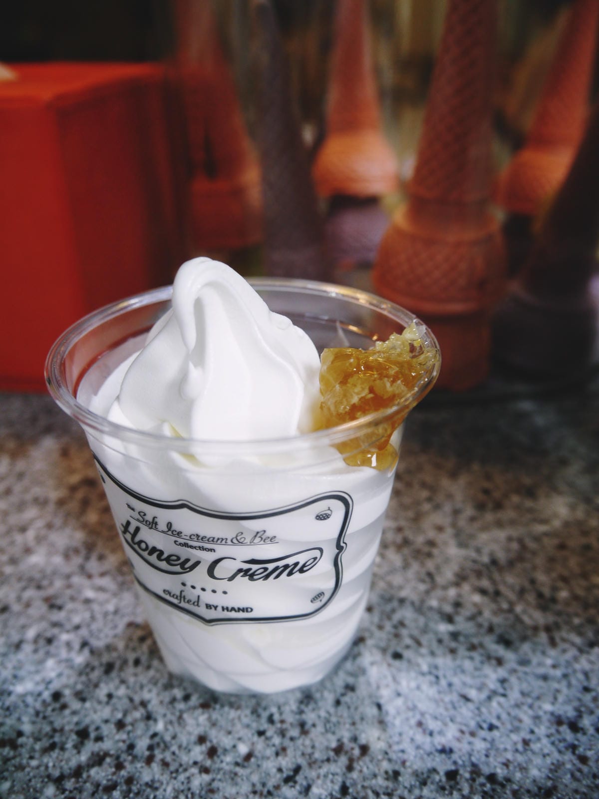 Honey Creme (蜂巢冰淇淋Honey Comb Ice Cream) Honey Creme (蜂巢冰淇淋Honey Comb Ice Cream)