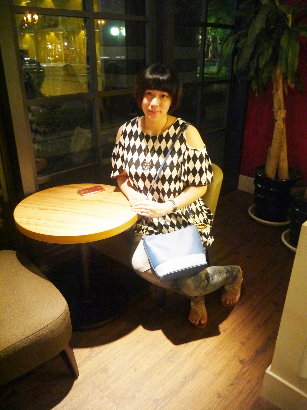 LONGTABLE LONGTABLE