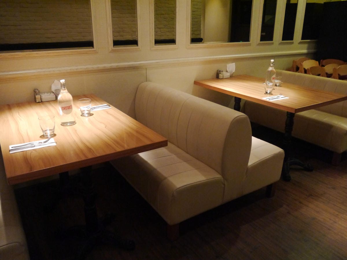 LONGTABLE LONGTABLE