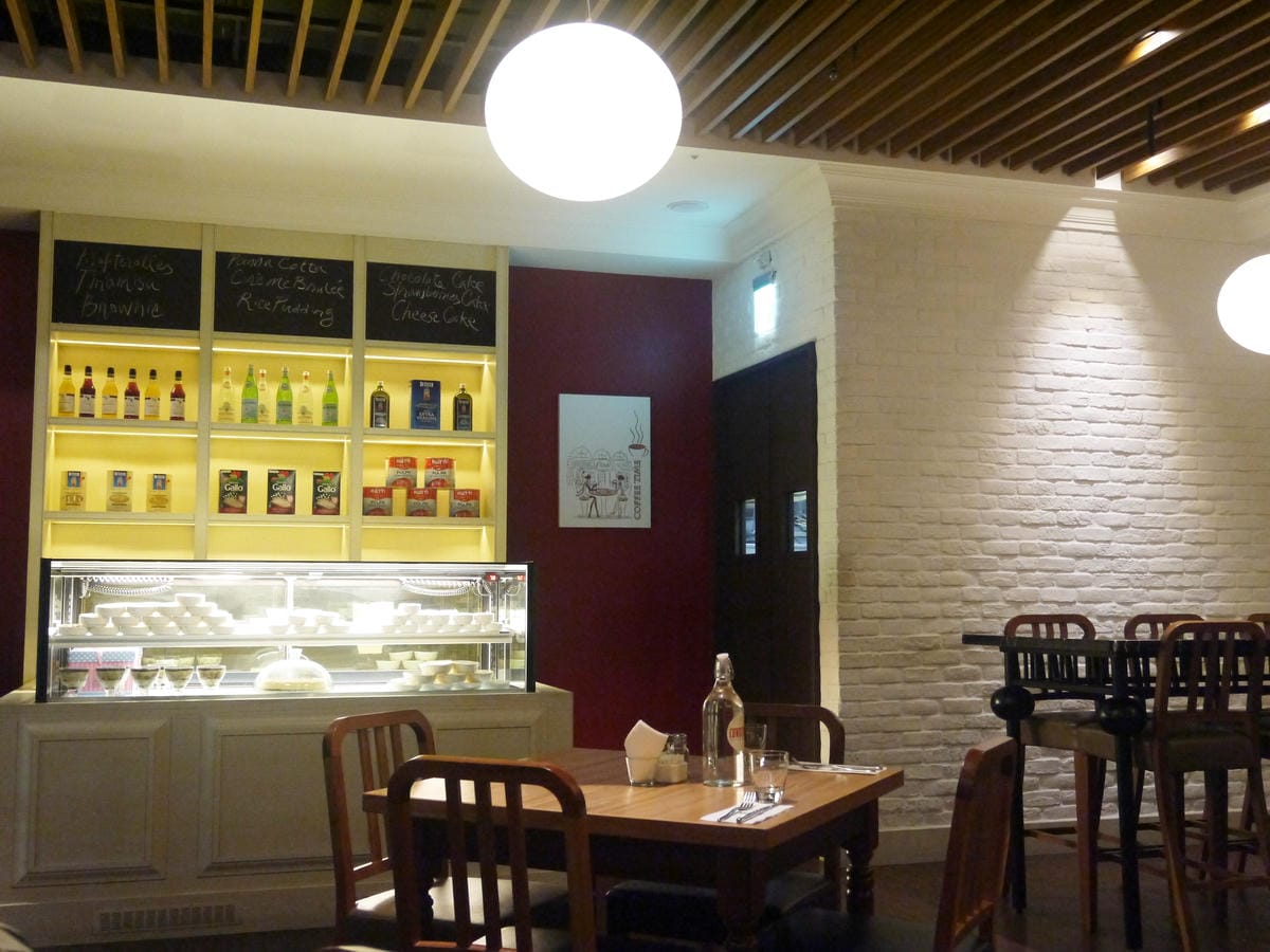 LONGTABLE LONGTABLE