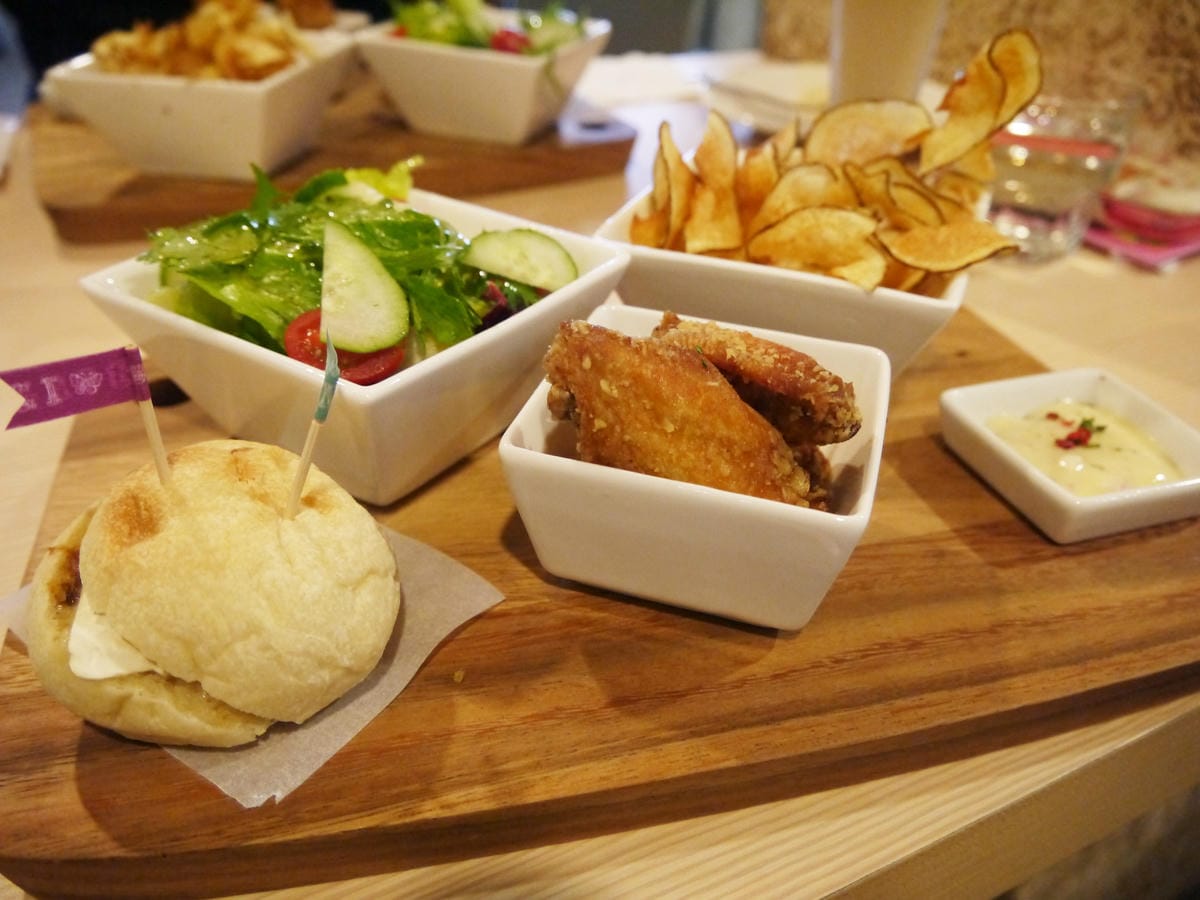 Les Bébés Cafe & Bar 貝貝西點 Les Bébés Cafe & Bar 貝貝西點