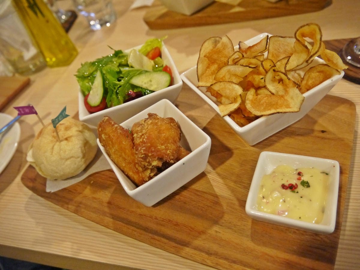 Les Bébés Cafe & Bar 貝貝西點 Les Bébés Cafe & Bar 貝貝西點