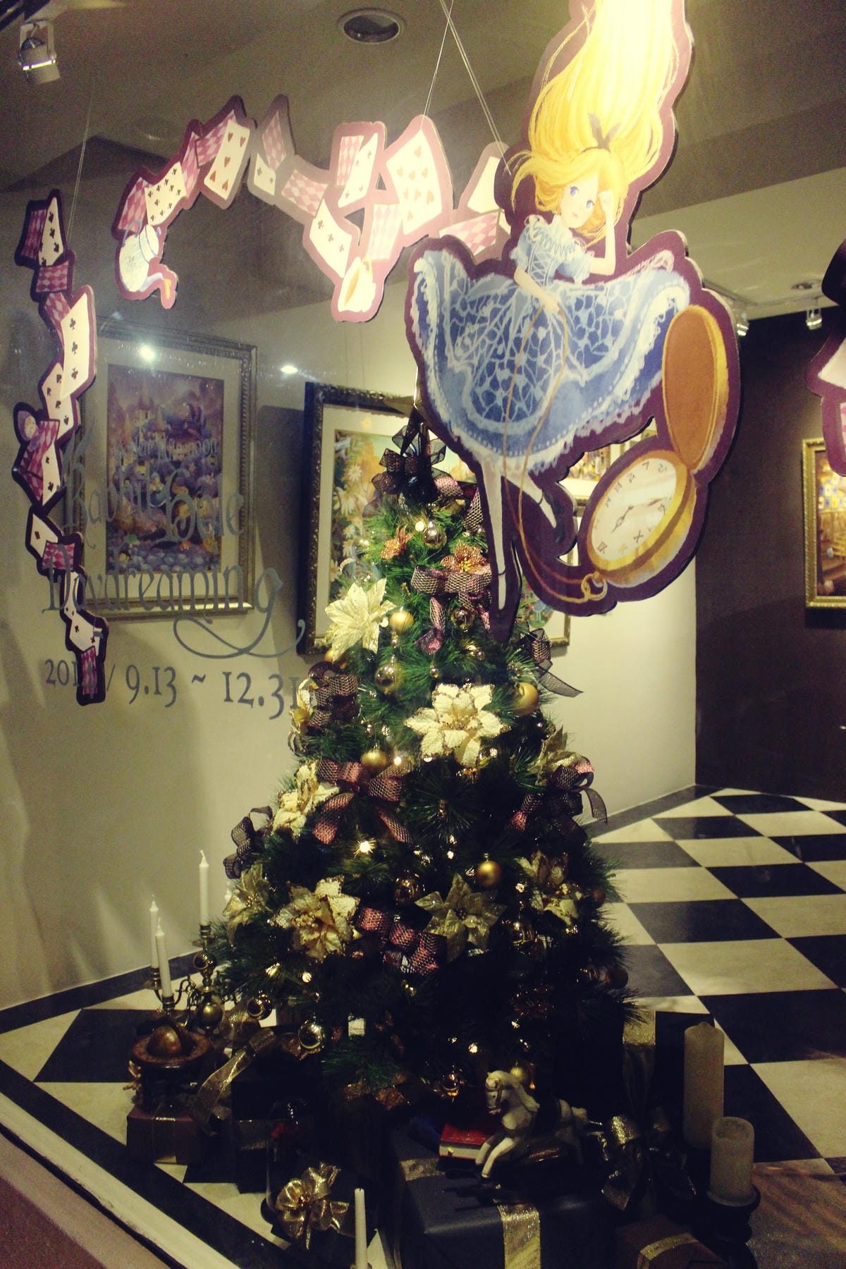 愛麗絲Christmas Window Display