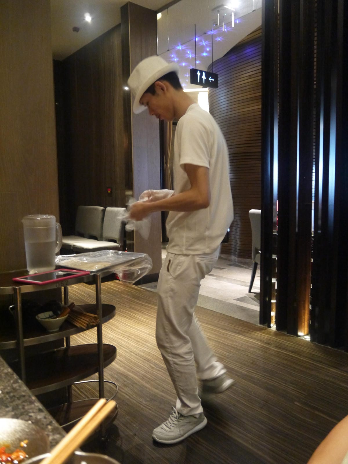 Haidilao 海底撈台灣att一號店 Haidilao 海底撈台灣att一號店