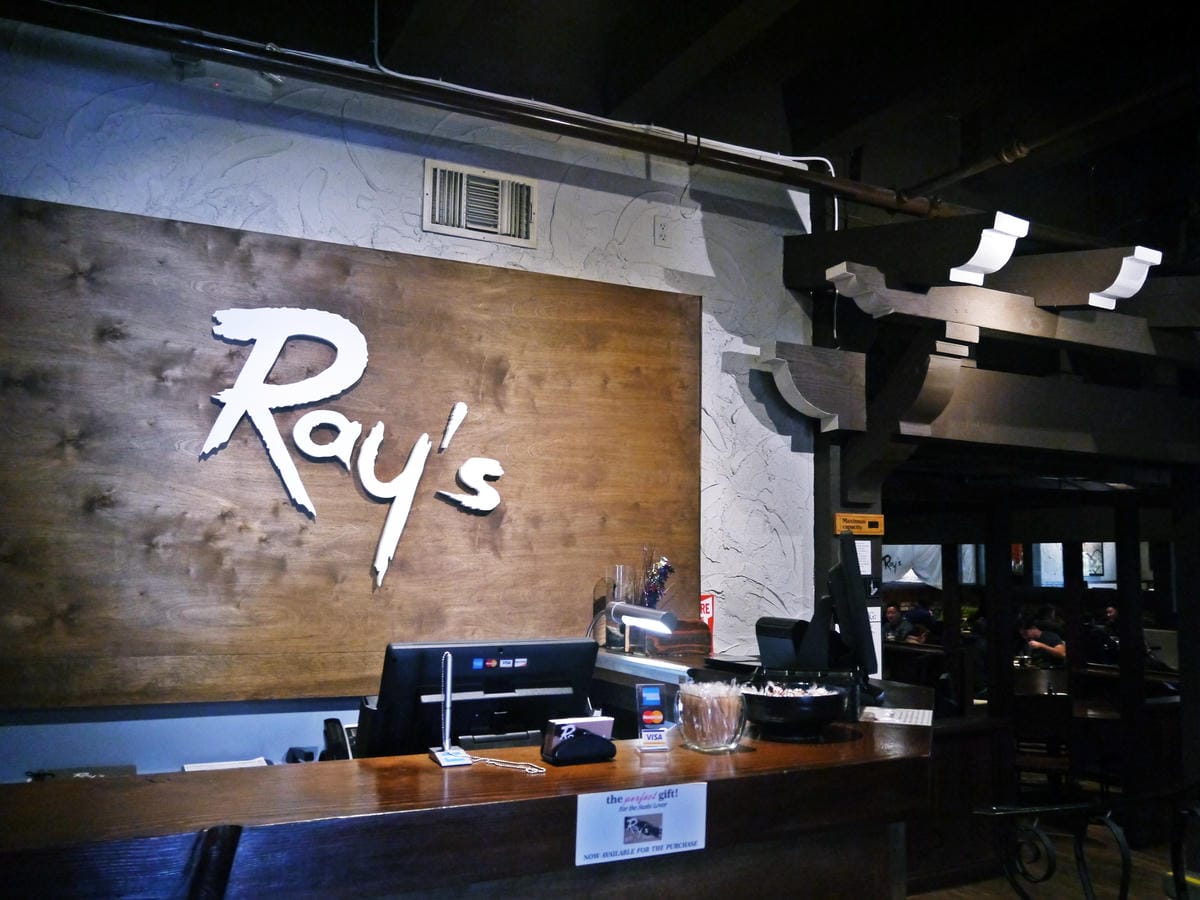 Ray's Sushi 通天閣 Ray's Sushi 通天閣