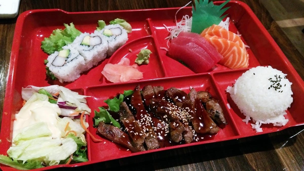 Ray's Sushi 通天閣 Ray's Sushi 通天閣