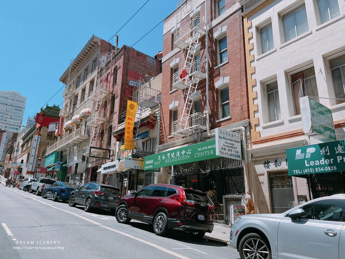 龍門 Chinatown Dragon Gate 龍門 Chinatown Dragon Gate