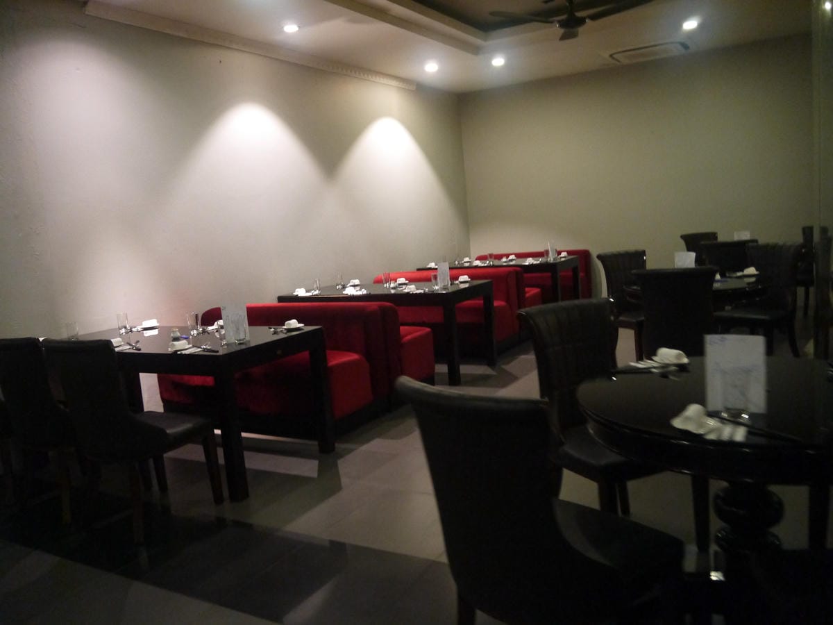 Khu Ẩm Thực Sen Tây Hồ