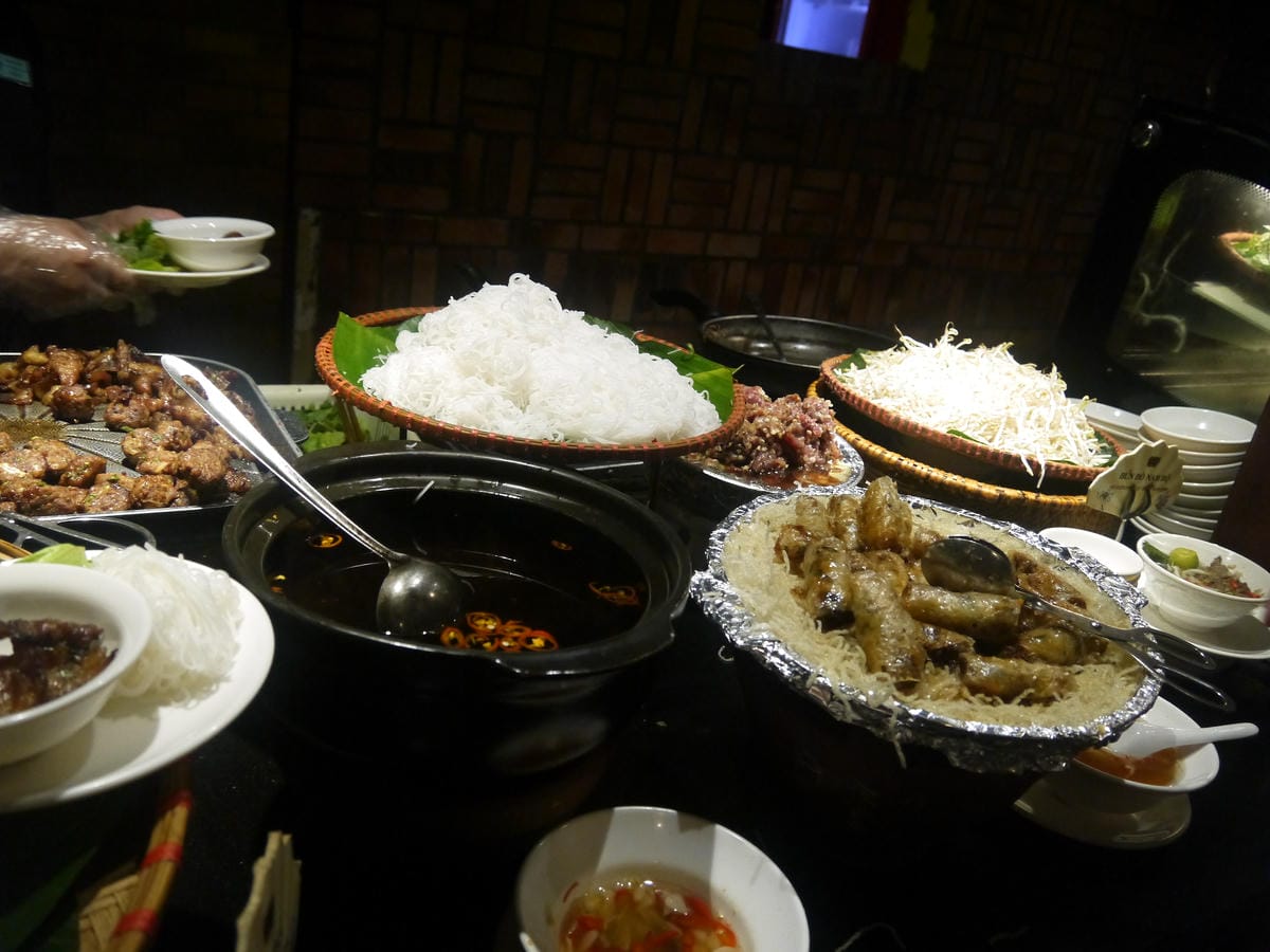 Khu Ẩm Thực Sen Tây Hồ