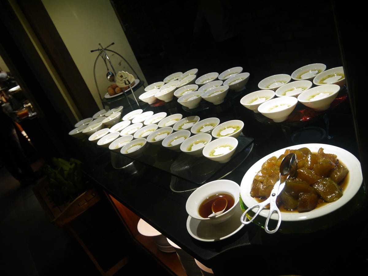 Khu Ẩm Thực Sen Tây Hồ