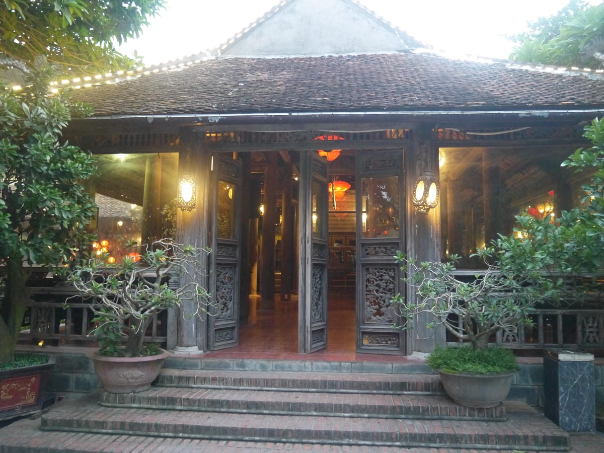 Khu Ẩm Thực Sen Tây Hồ