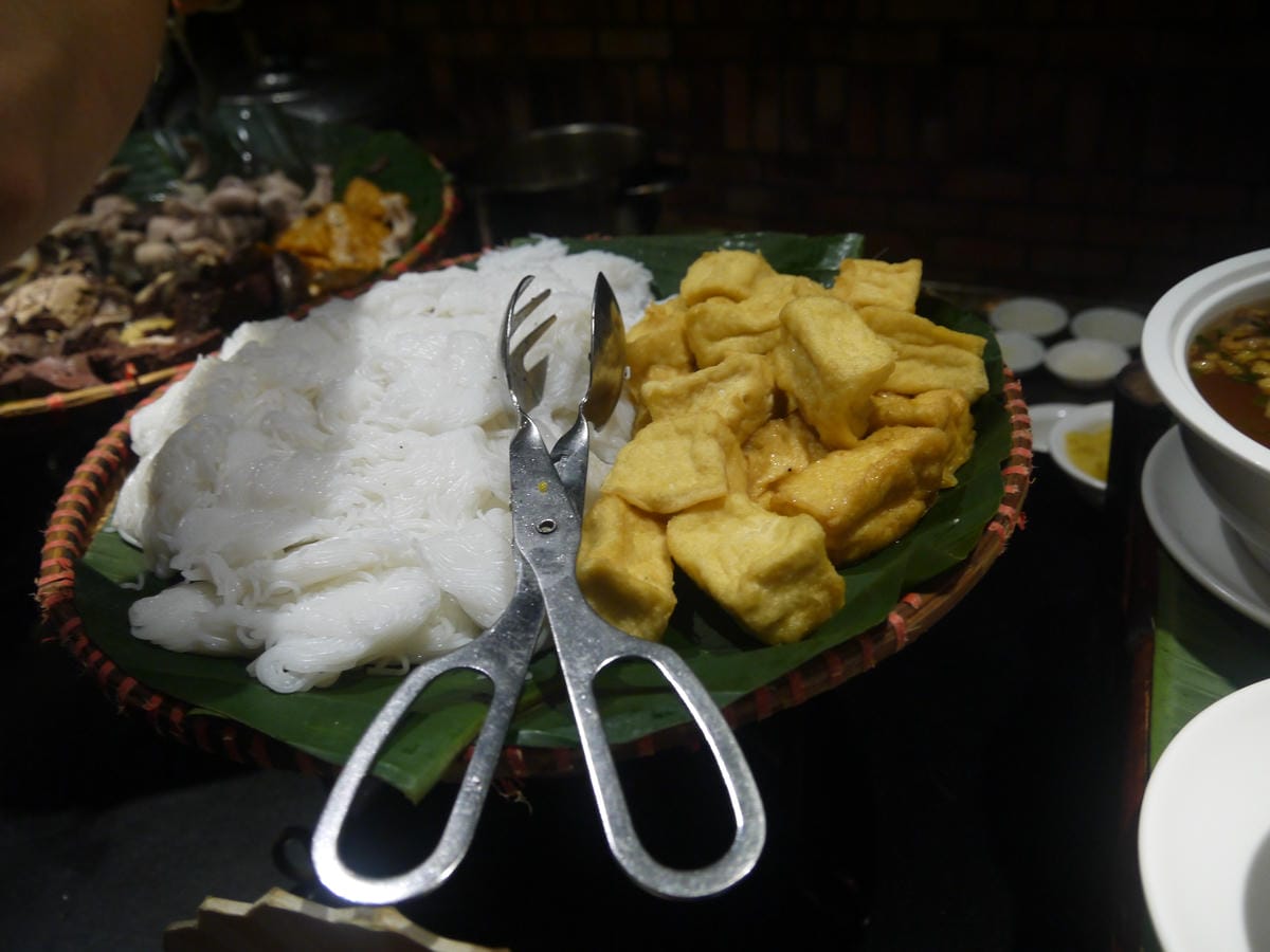 Khu Ẩm Thực Sen Tây Hồ
