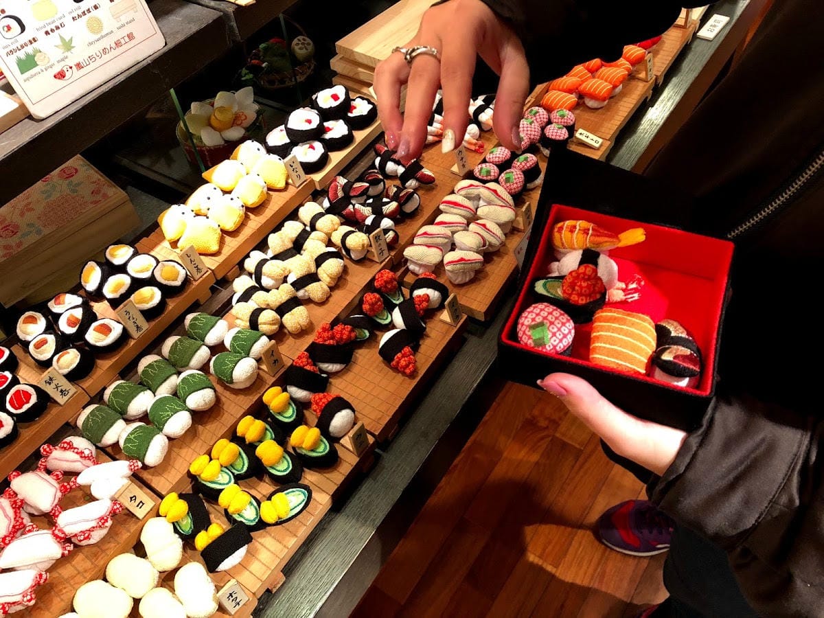 嵐山ちりめん細工館