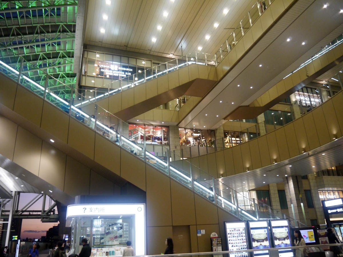 大阪駅(Osaka Station) 大阪駅(Osaka Station)