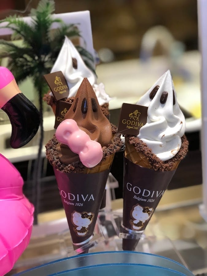 GODIVA x Hello Kitty