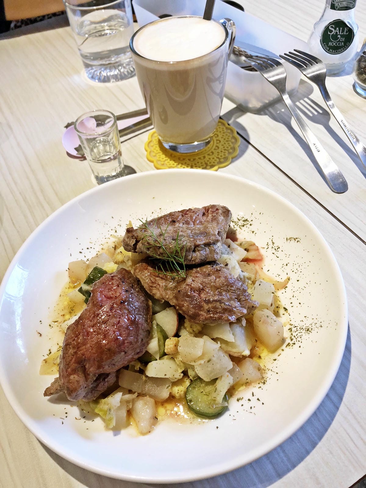寵咖啡/寵私廚/The Favorite café 寵咖啡/寵私廚/The Favorite café