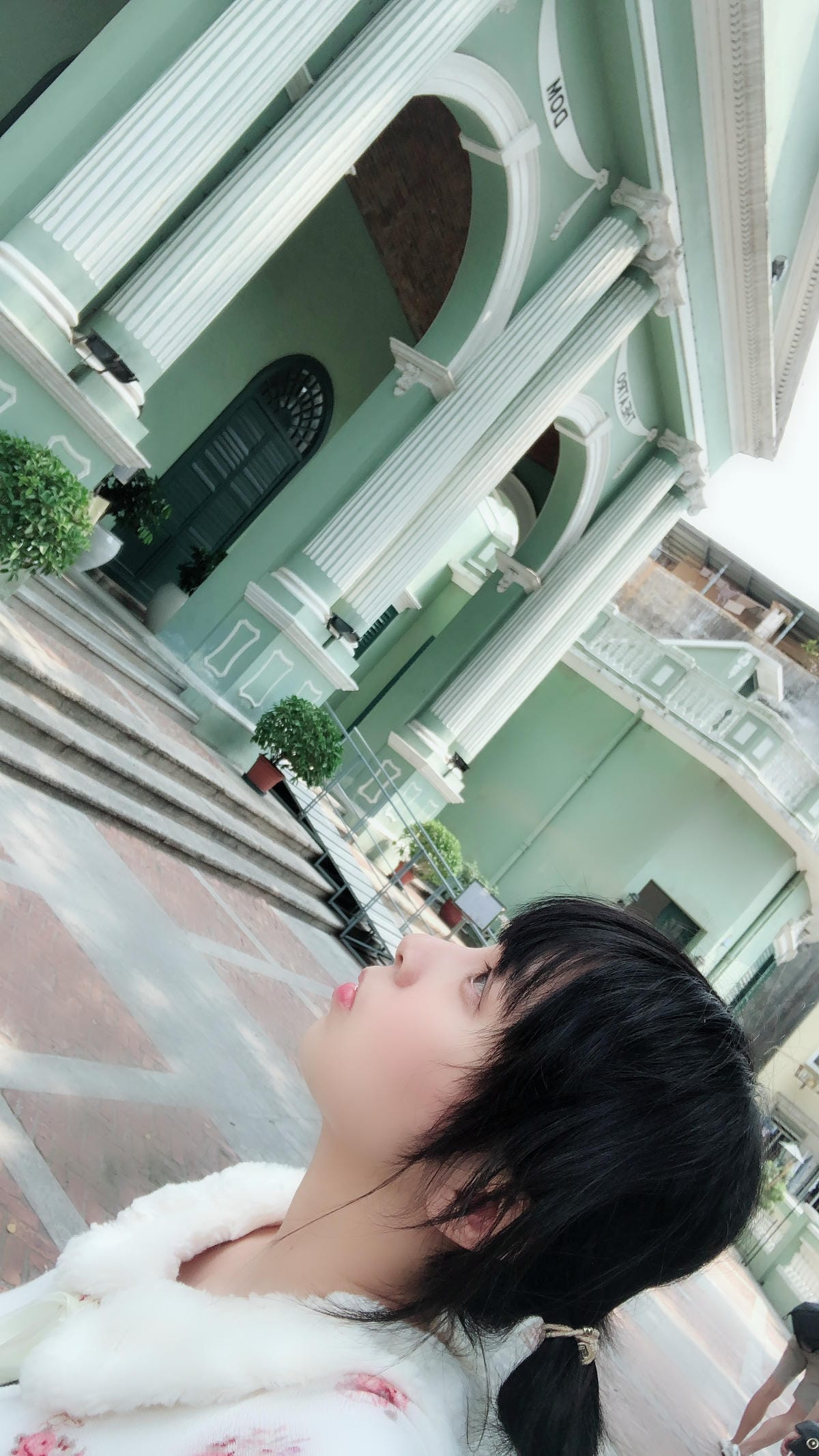 崗頂前地 崗頂前地