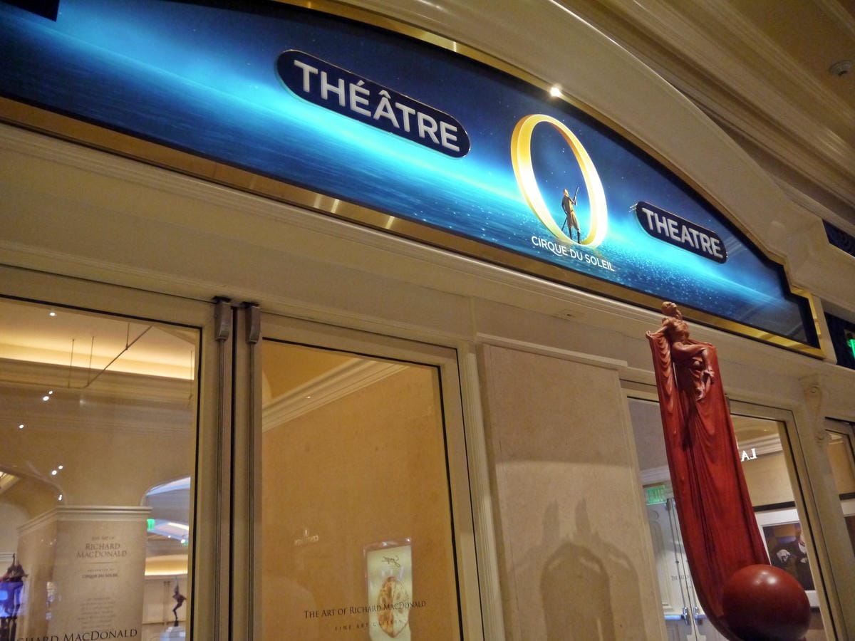 %22O%22 by Cirque du Soleil %22O%22 by Cirque du Soleil