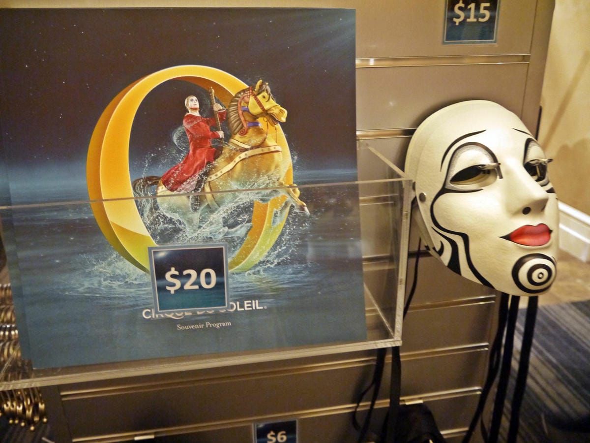 %22O%22 by Cirque du Soleil %22O%22 by Cirque du Soleil