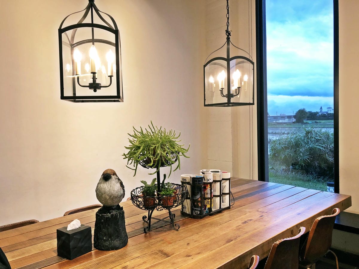 BLACK HOUSE CAFE 黑宅咖啡 BLACK HOUSE CAFE 黑宅咖啡