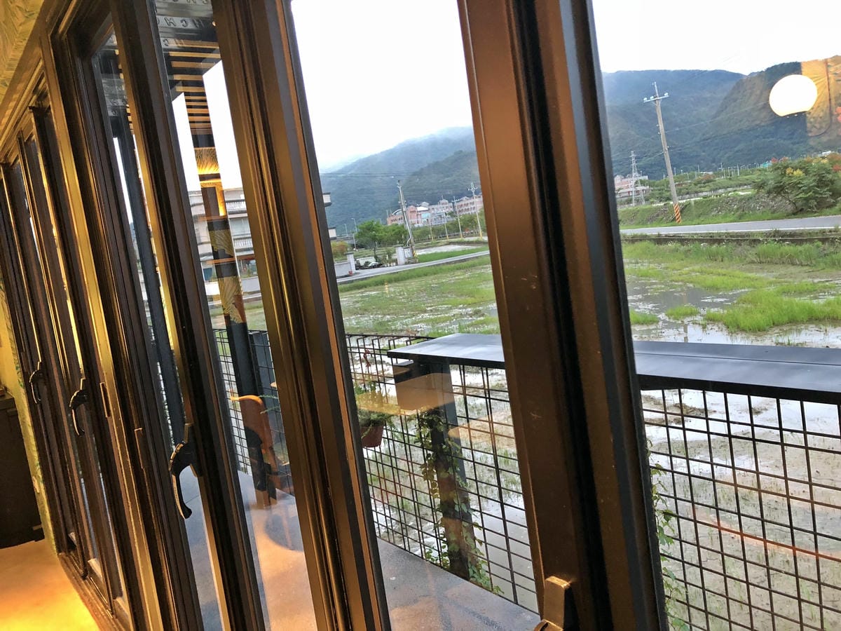 BLACK HOUSE CAFE 黑宅咖啡 BLACK HOUSE CAFE 黑宅咖啡