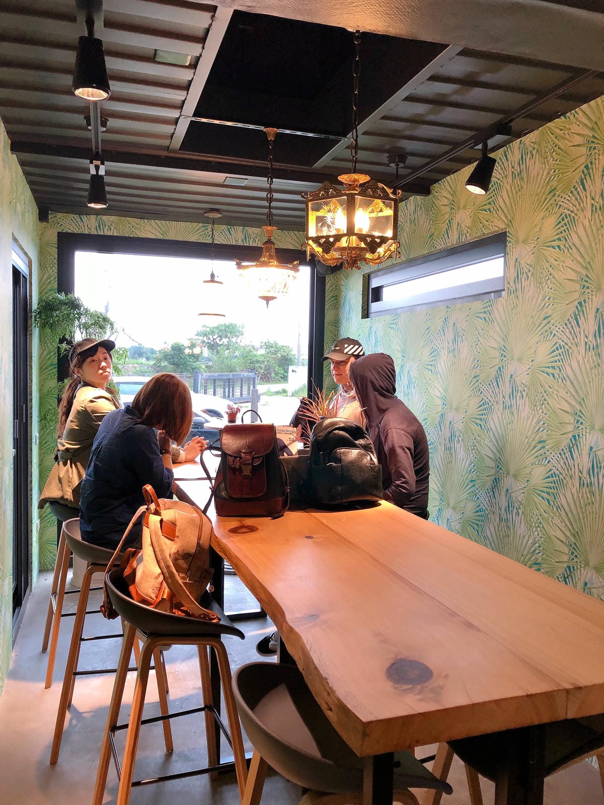 BLACK HOUSE CAFE 黑宅咖啡 BLACK HOUSE CAFE 黑宅咖啡