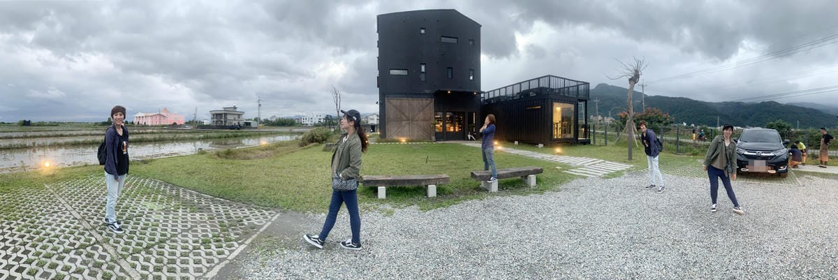 BLACK HOUSE CAFE 黑宅咖啡 BLACK HOUSE CAFE 黑宅咖啡