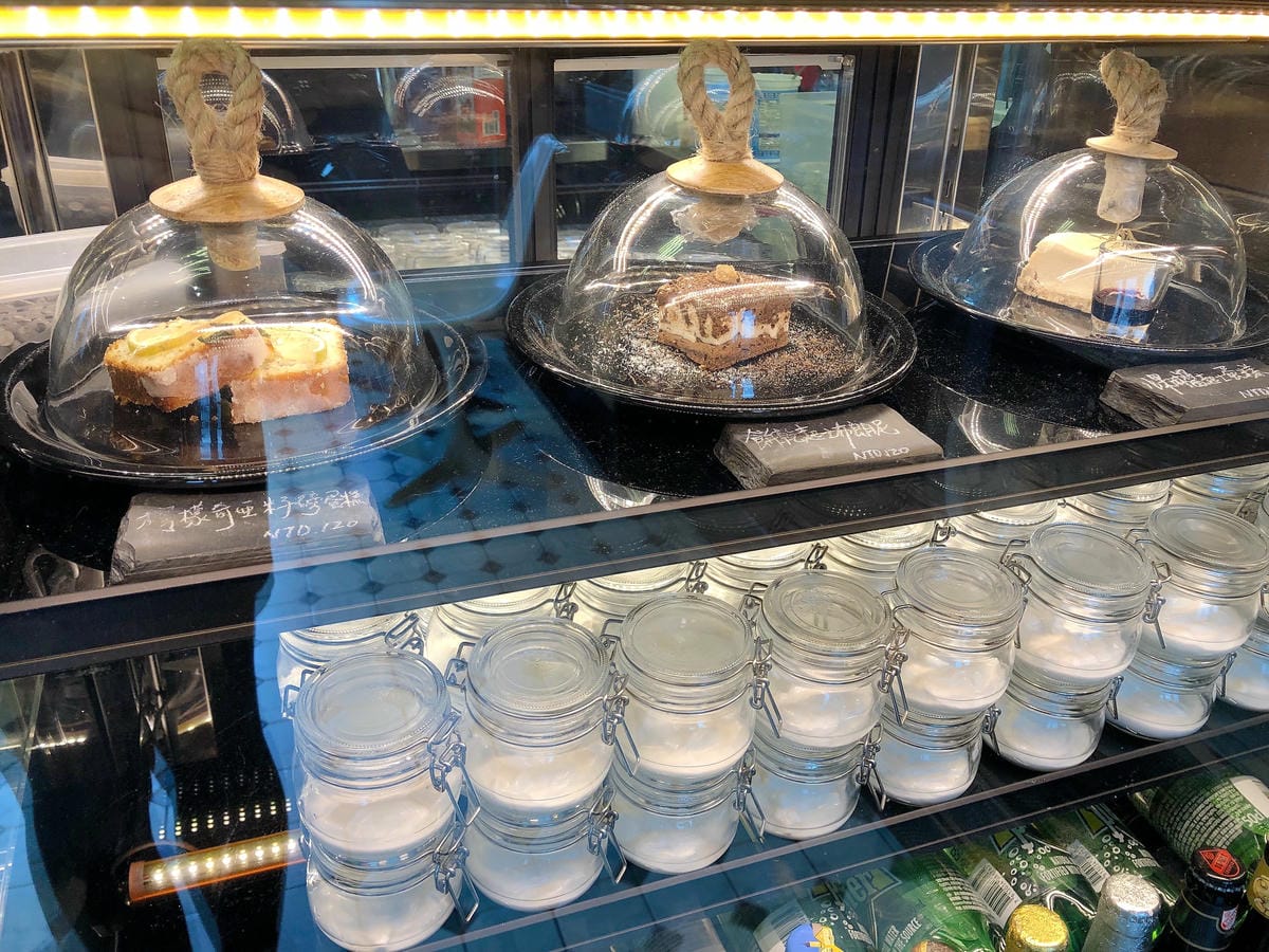 BLACK HOUSE CAFE 黑宅咖啡 BLACK HOUSE CAFE 黑宅咖啡