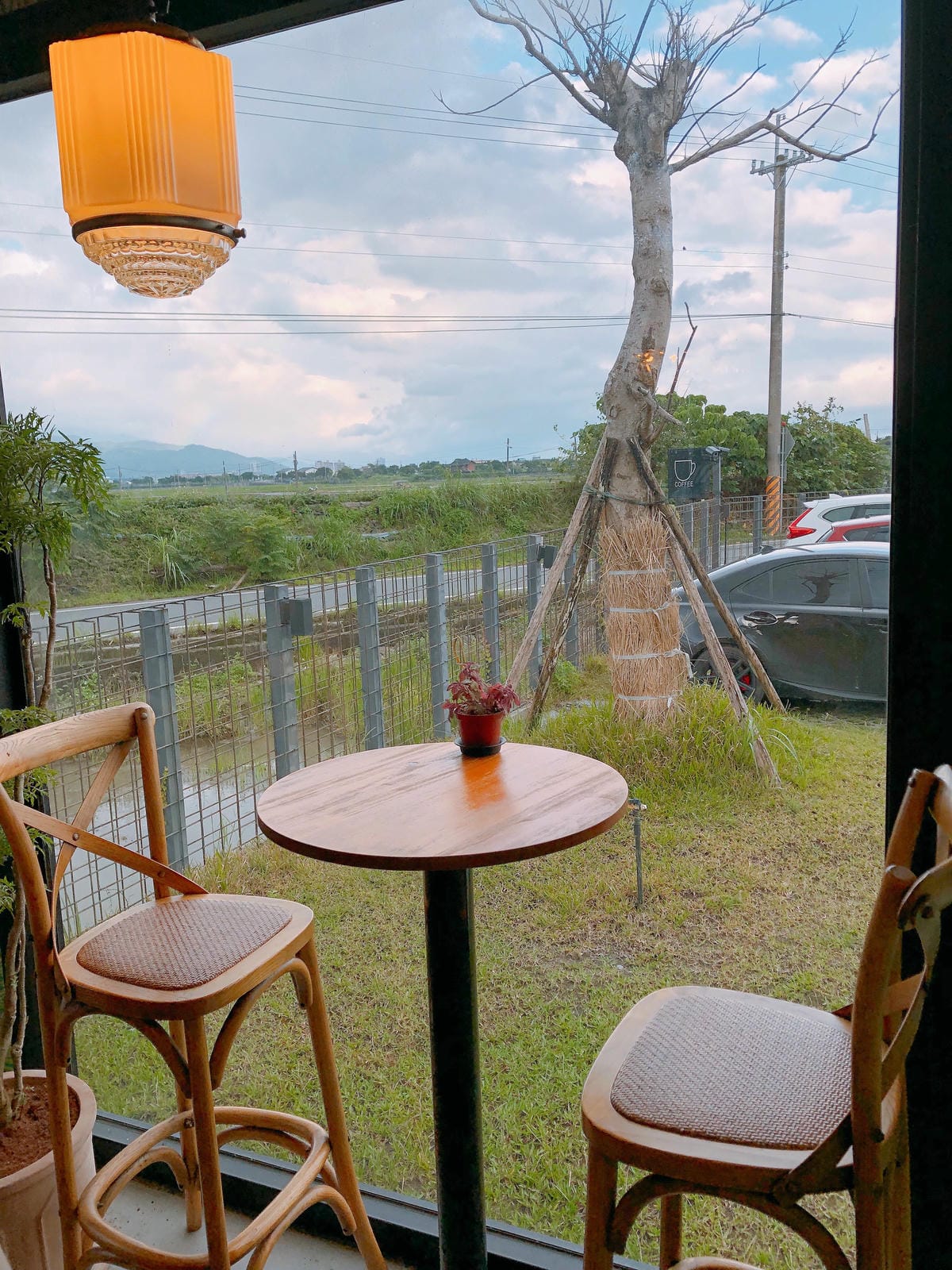 BLACK HOUSE CAFE 黑宅咖啡 BLACK HOUSE CAFE 黑宅咖啡