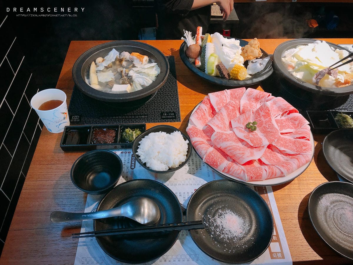 嗑肉石鍋新竹金山店 嗑肉石鍋新竹金山店