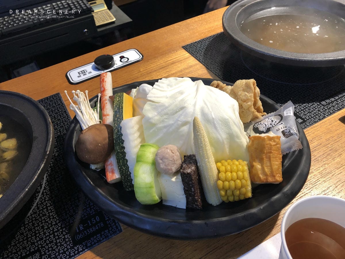 嗑肉石鍋新竹金山店 嗑肉石鍋新竹金山店