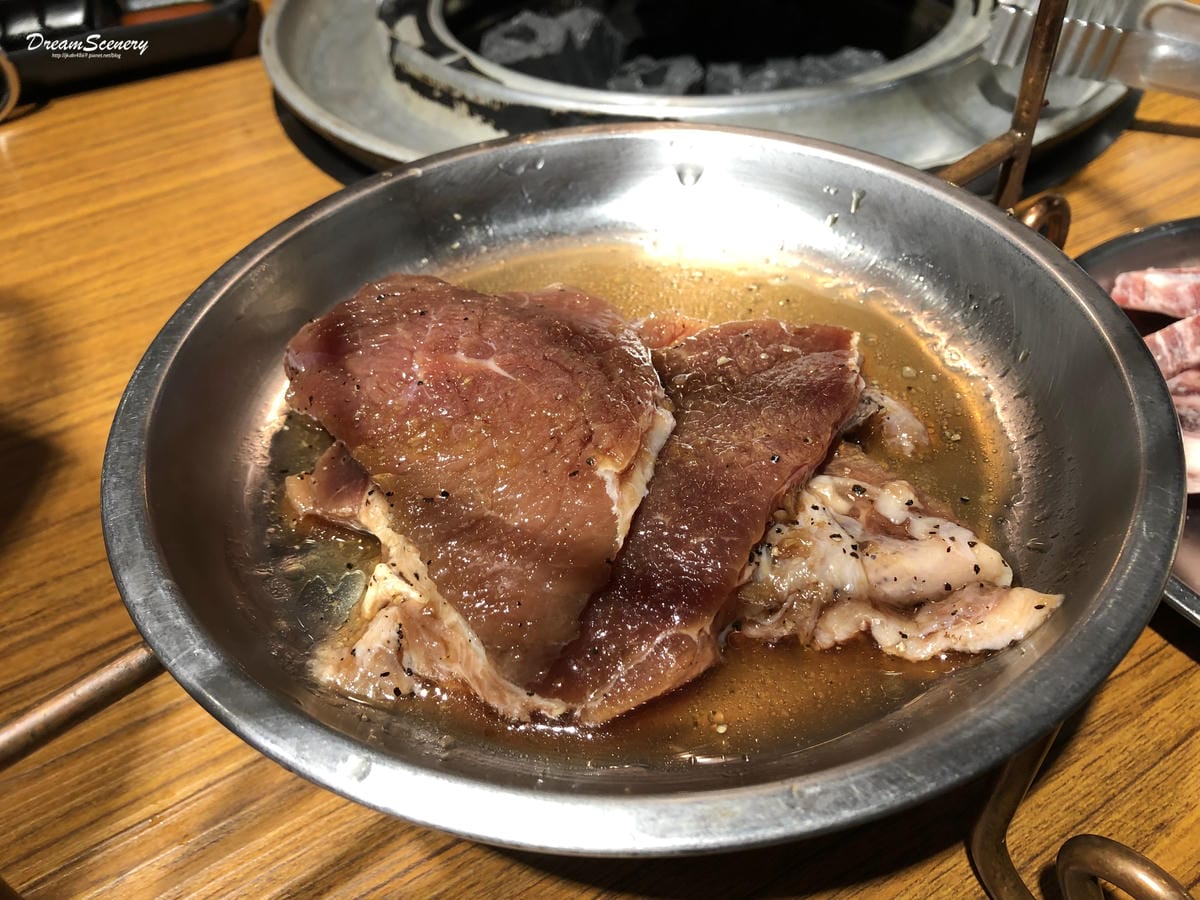 《肉倉》韓國烤肉吃到飽 《肉倉》韓國烤肉吃到飽