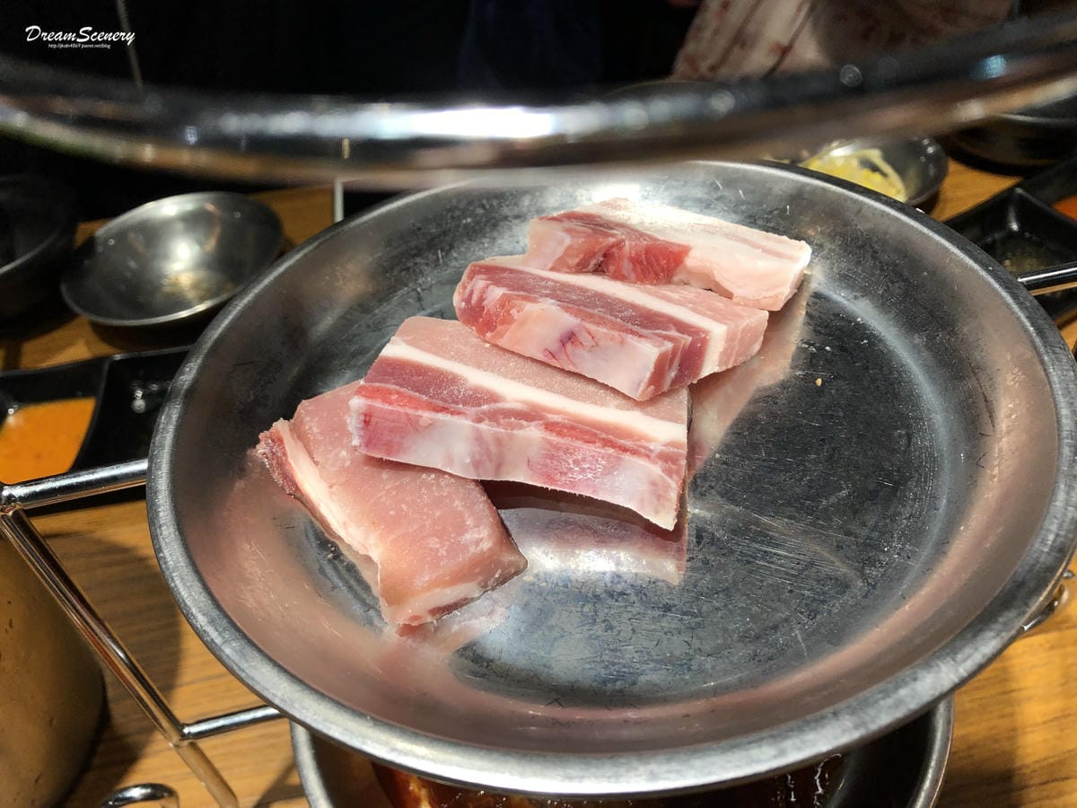 《肉倉》韓國烤肉吃到飽 《肉倉》韓國烤肉吃到飽