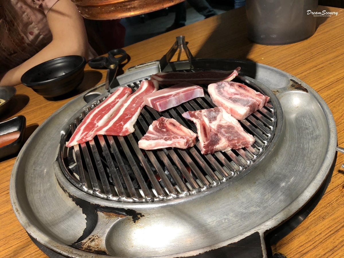 《肉倉》韓國烤肉吃到飽 《肉倉》韓國烤肉吃到飽