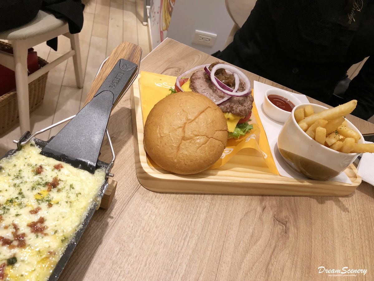 Woosa 屋莎鬆餅屋 台北京站店 Woosa 屋莎鬆餅屋 台北京站店