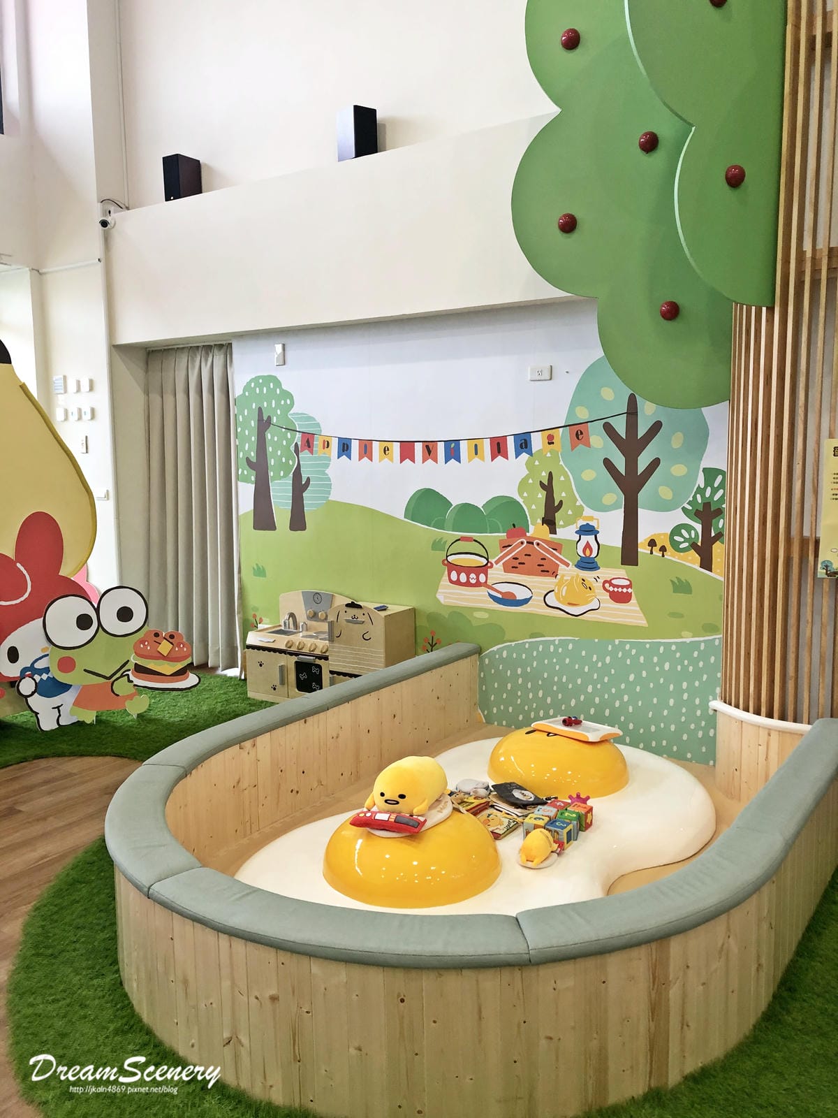 Hello Kitty 蘋果村親子餐廳 苗栗店 Hello Kitty 蘋果村親子餐廳 苗栗店