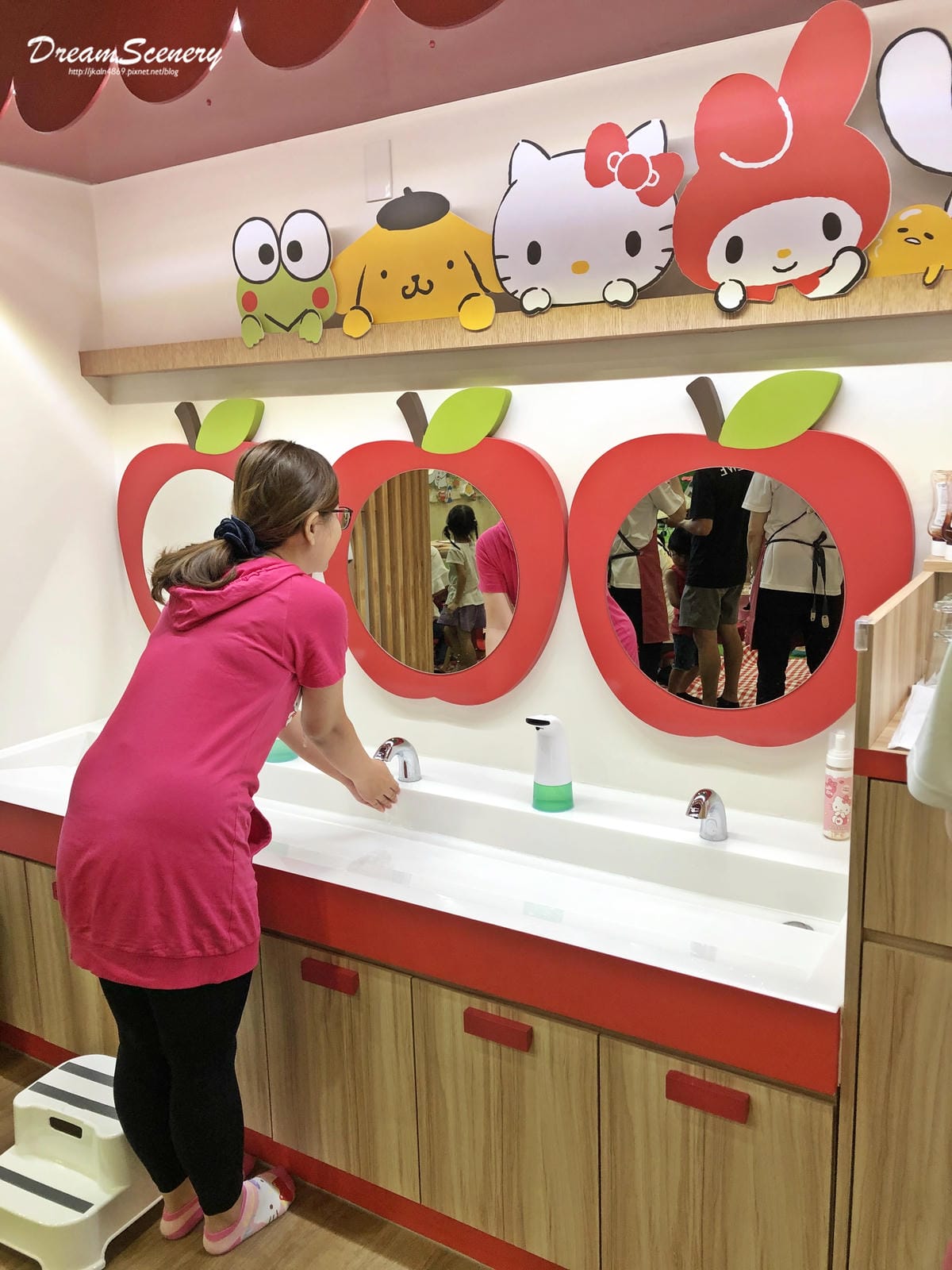 Hello Kitty 蘋果村親子餐廳 苗栗店 Hello Kitty 蘋果村親子餐廳 苗栗店