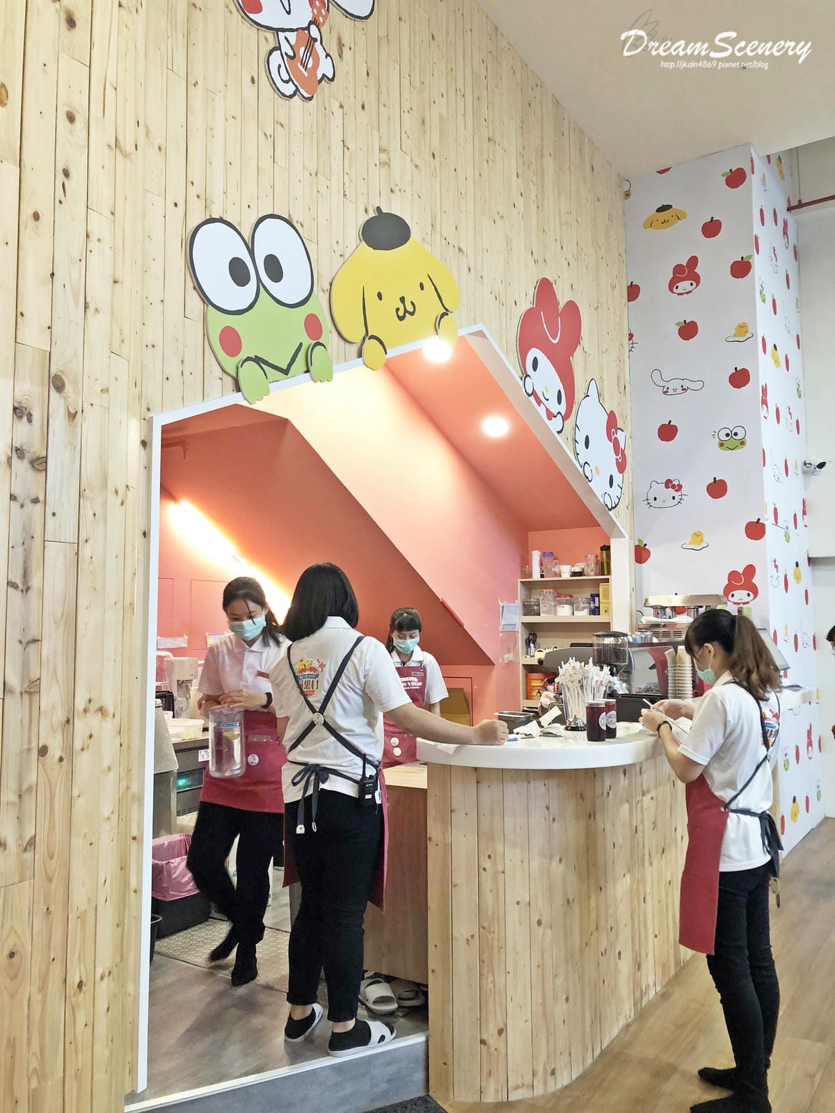 Hello Kitty 蘋果村親子餐廳 苗栗店 Hello Kitty 蘋果村親子餐廳 苗栗店