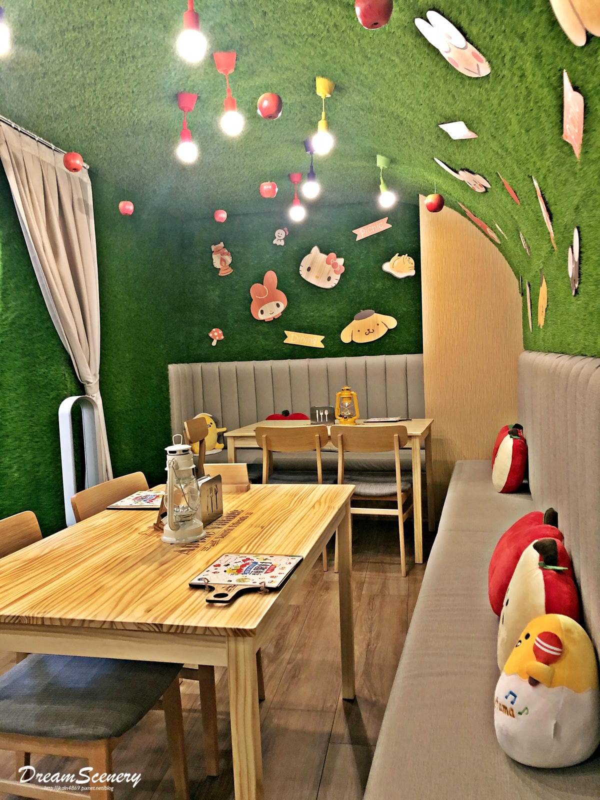 Hello Kitty 蘋果村親子餐廳 苗栗店 Hello Kitty 蘋果村親子餐廳 苗栗店