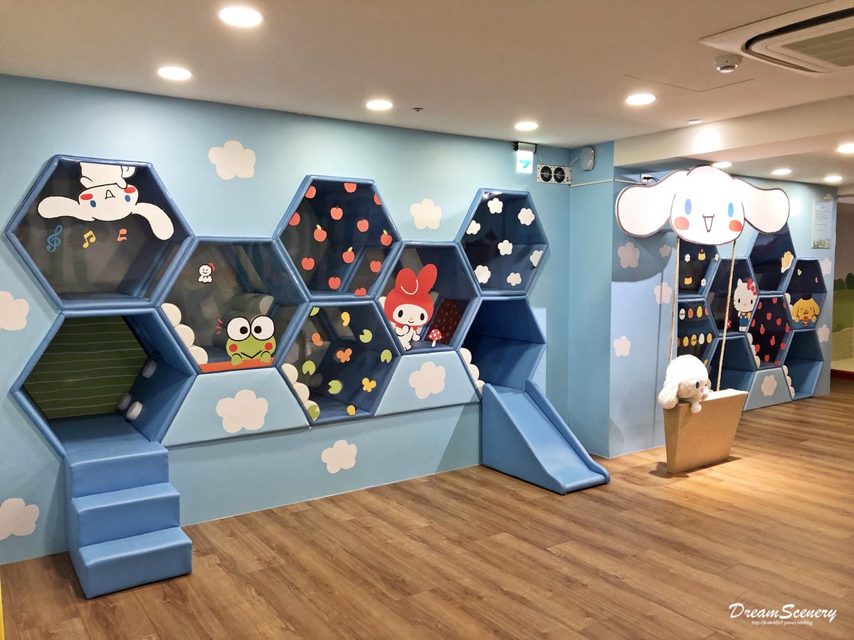 Hello Kitty 蘋果村親子餐廳 苗栗店 Hello Kitty 蘋果村親子餐廳 苗栗店