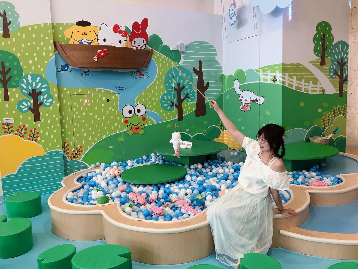 Hello Kitty 蘋果村親子餐廳 苗栗店 Hello Kitty 蘋果村親子餐廳 苗栗店