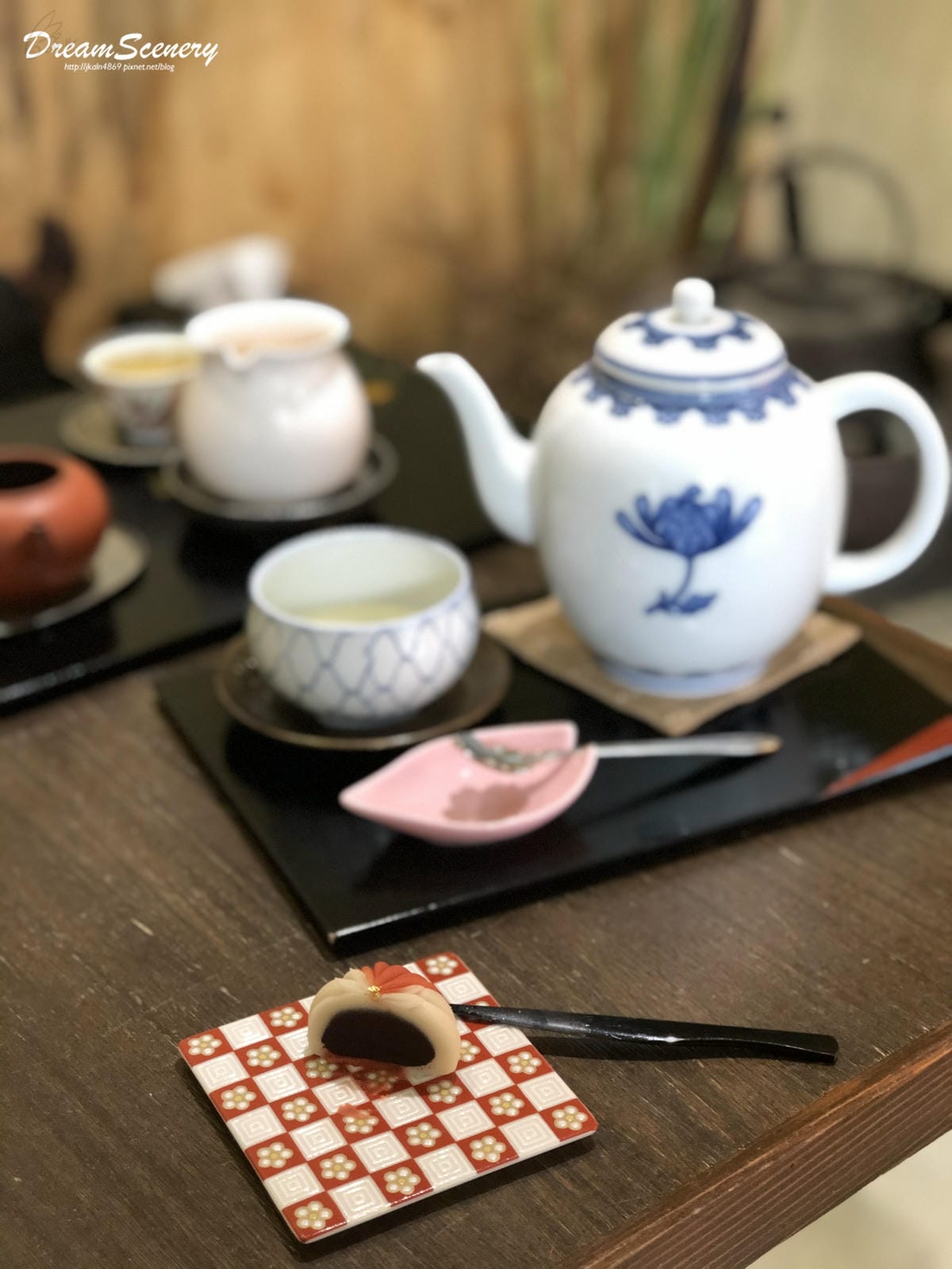 三日月茶空間 (和菓子) 三日月茶空間 (和菓子)