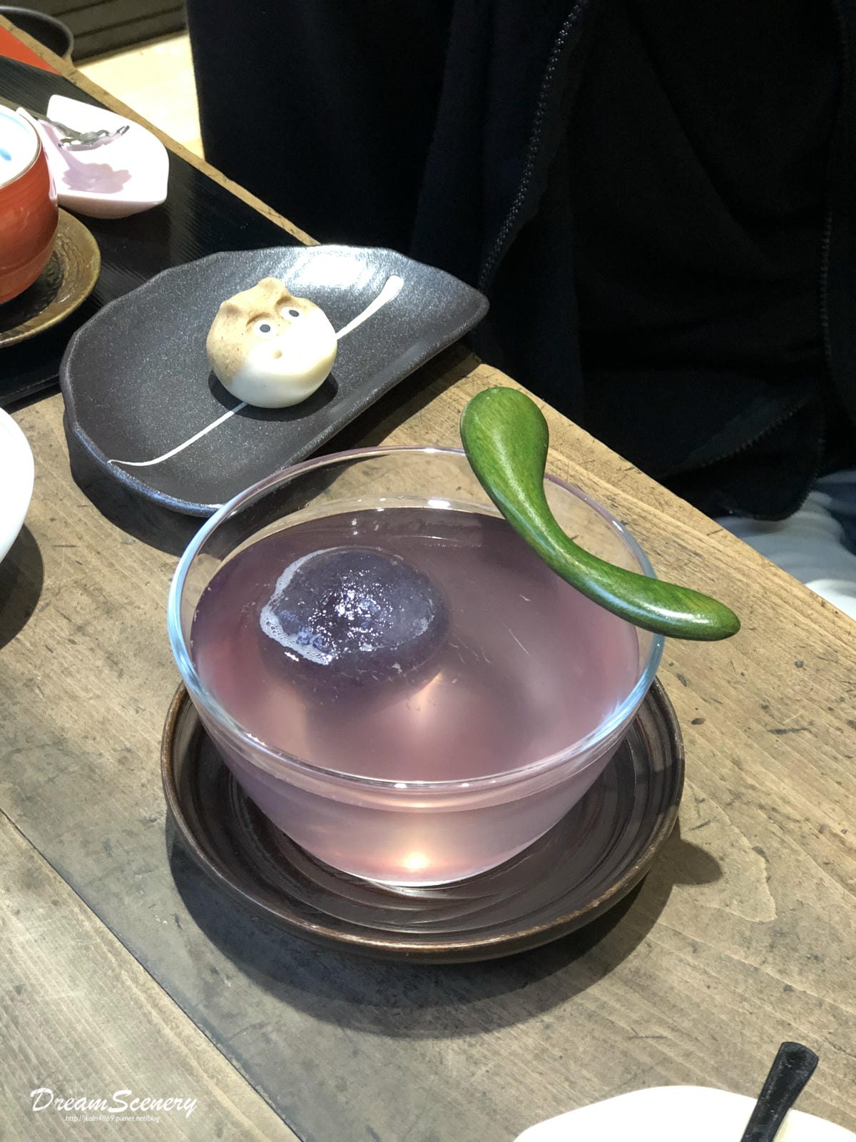 三日月茶空間 (和菓子) 三日月茶空間 (和菓子)