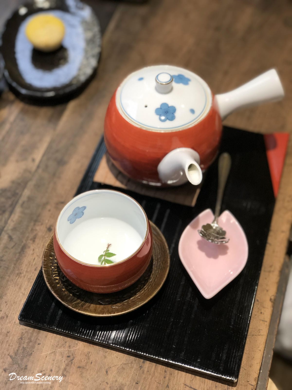 三日月茶空間 (和菓子) 三日月茶空間 (和菓子)