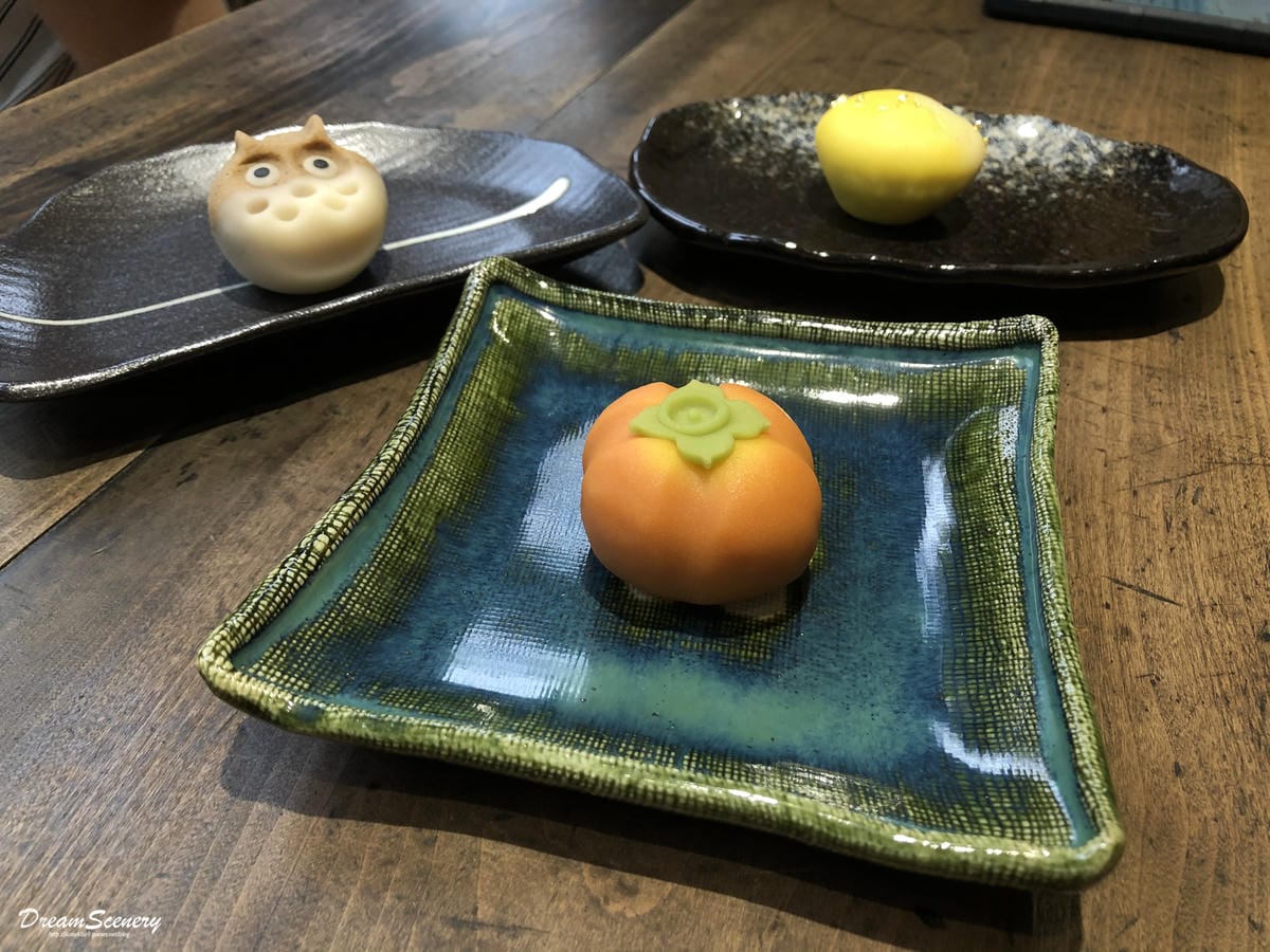 三日月茶空間 (和菓子) 三日月茶空間 (和菓子)