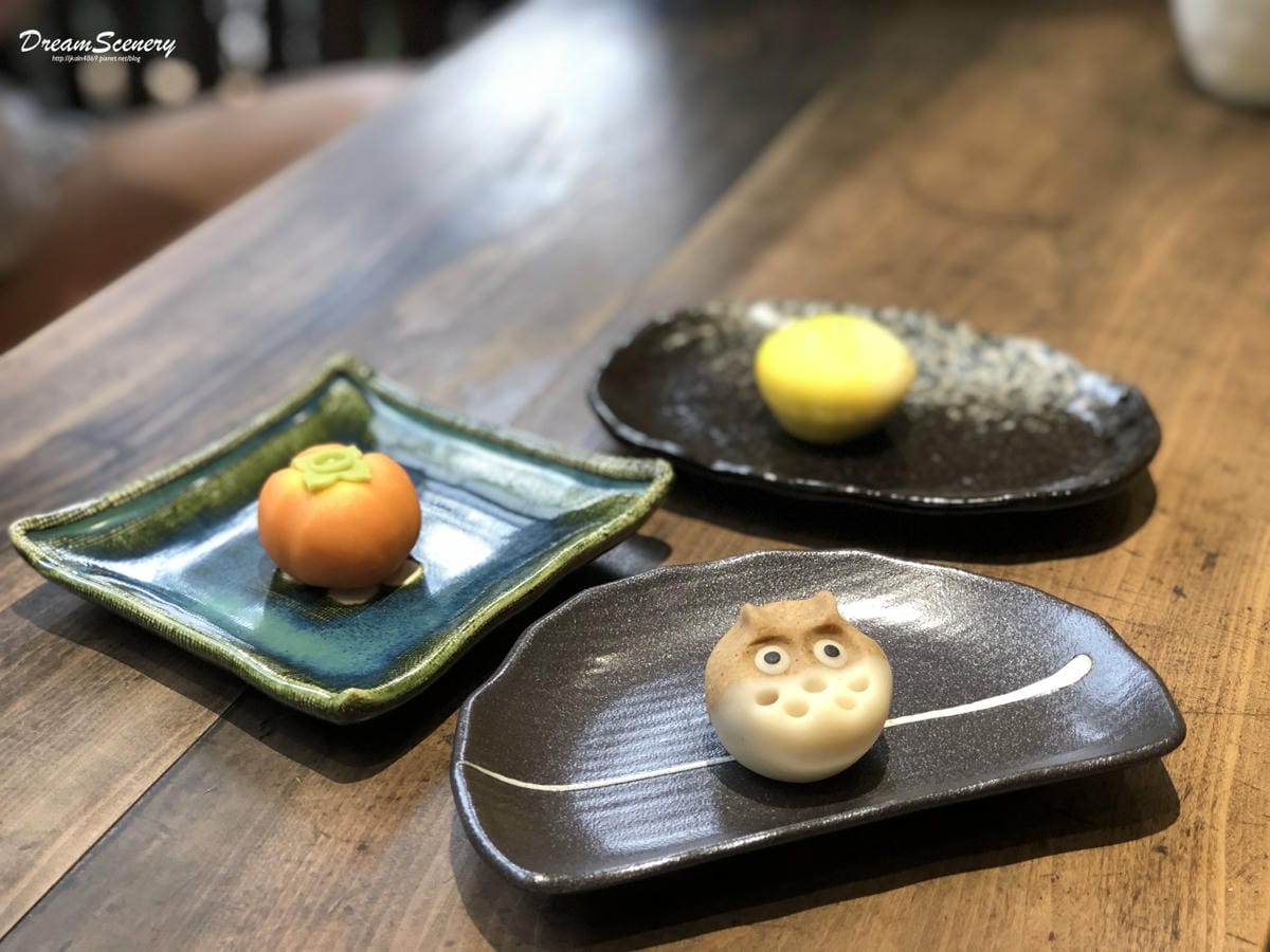 三日月茶空間 (和菓子) 三日月茶空間 (和菓子)