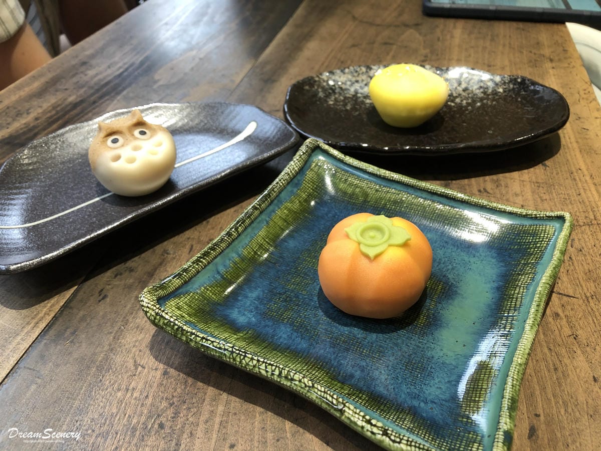 三日月茶空間 (和菓子) 三日月茶空間 (和菓子)