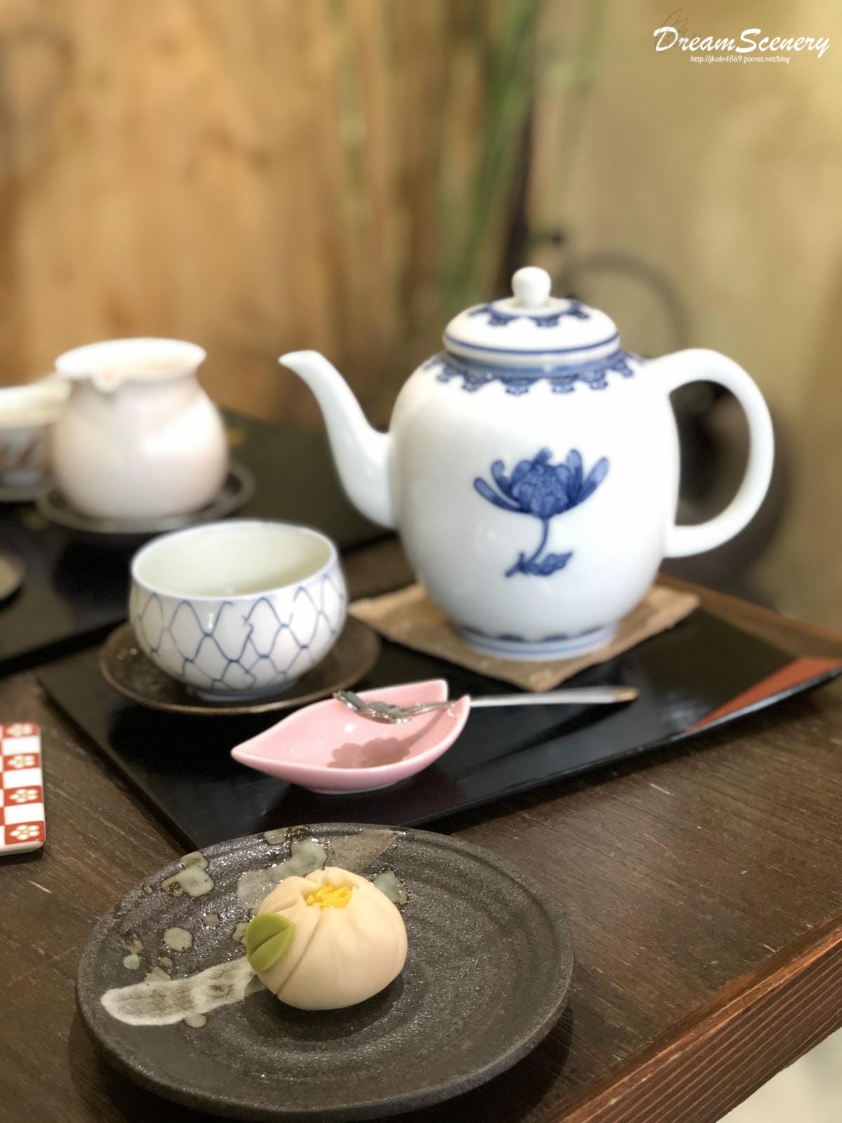 三日月茶空間 (和菓子) 三日月茶空間 (和菓子)