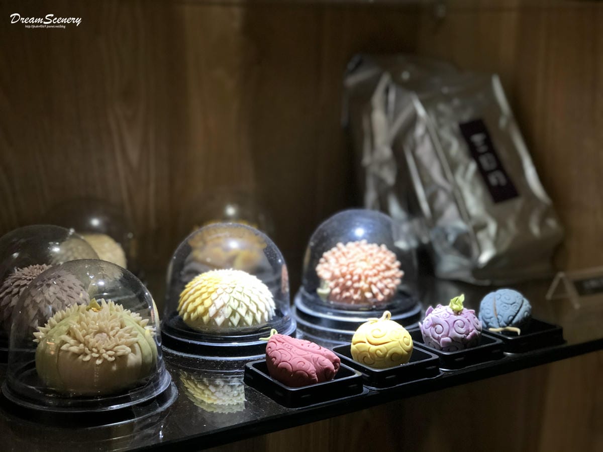 三日月茶空間 (和菓子) 三日月茶空間 (和菓子)